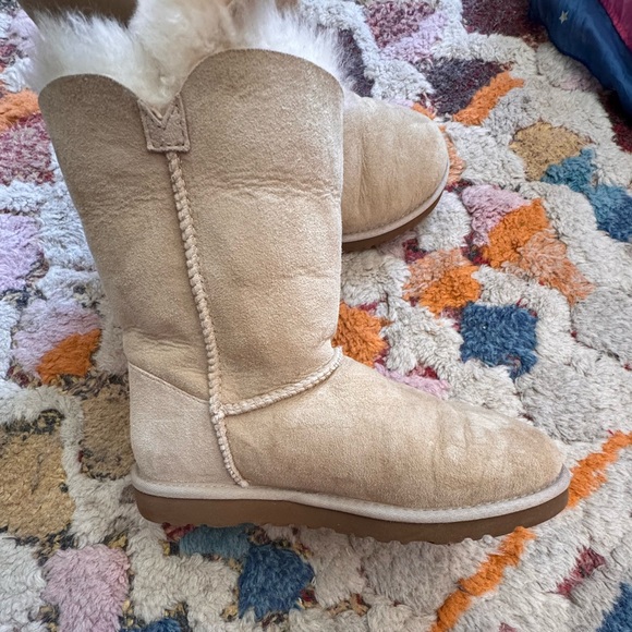 UGG Bailey Button - Picture 4 of 8